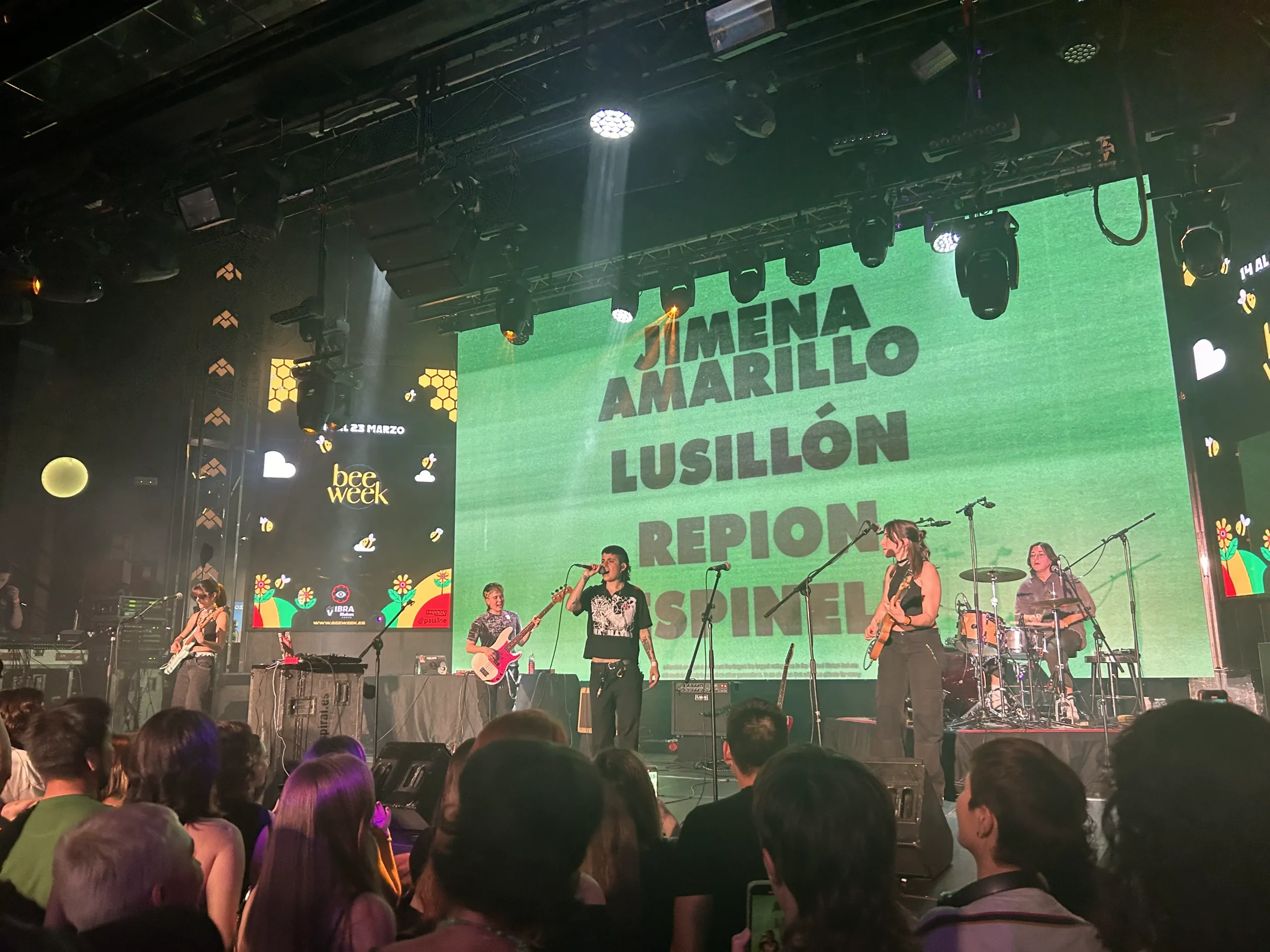 Una reunión de lesbianas: mucha música y mucho amor