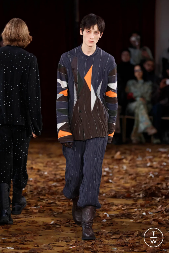 Look del desfile de Kiko Kostadinov